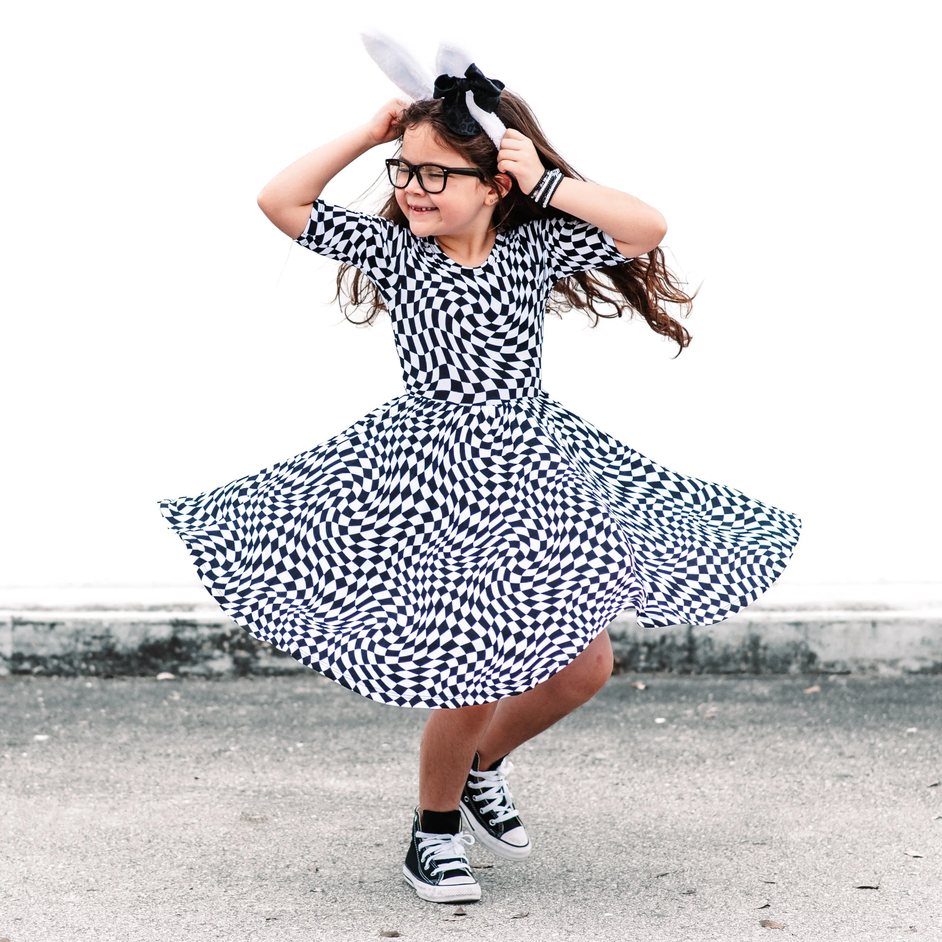MID SLEEVE TWIRL- Black Dizzy Check